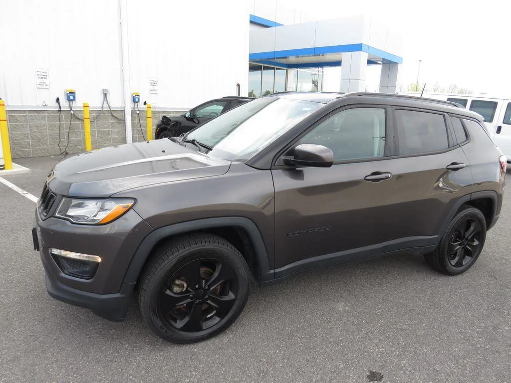 Used 2019 Granite Crystal Metallic Clear Jeep Altitude image 13