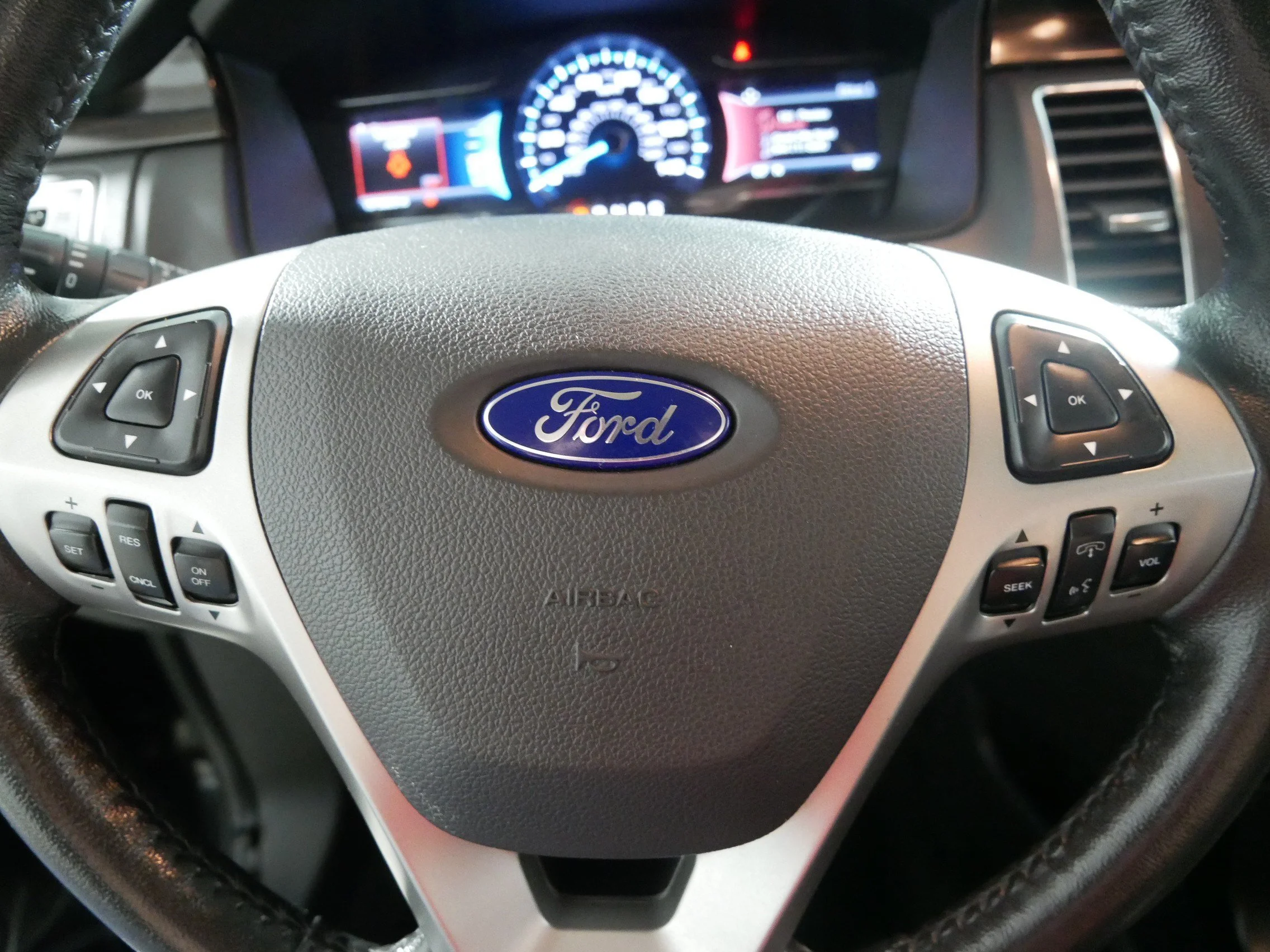 Used 2017 Shadow Black Ford SEL image 25
