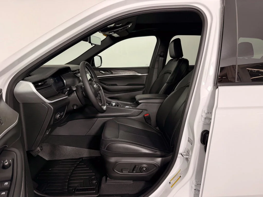 Used 2026 White Jeep Limited Reserve image 2
