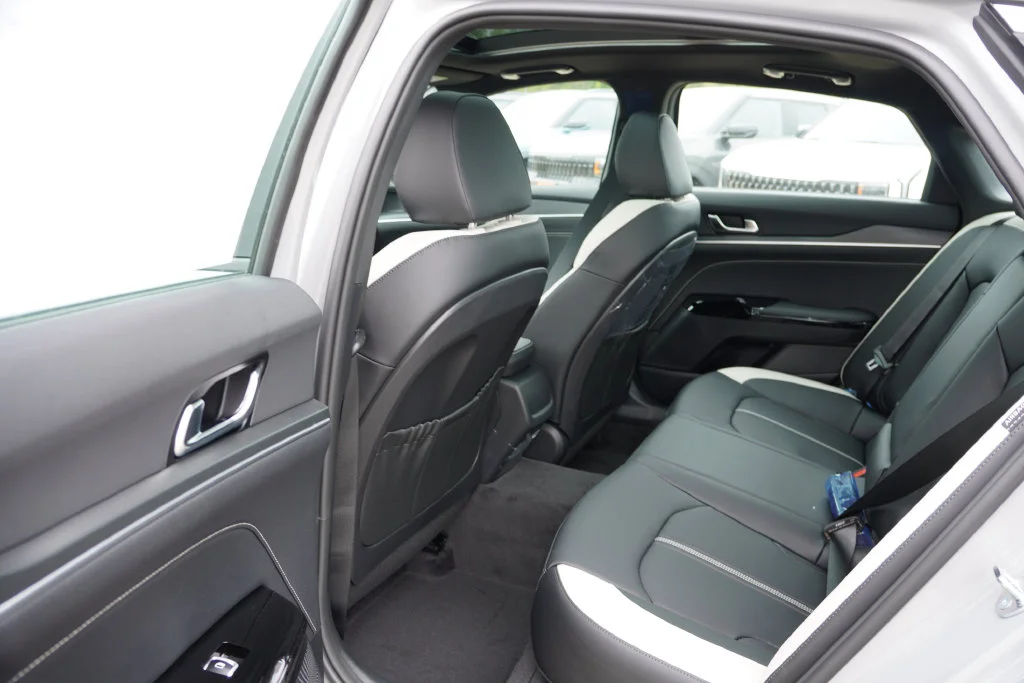New 2027 Wolf Gray Kia GT-Line image 11