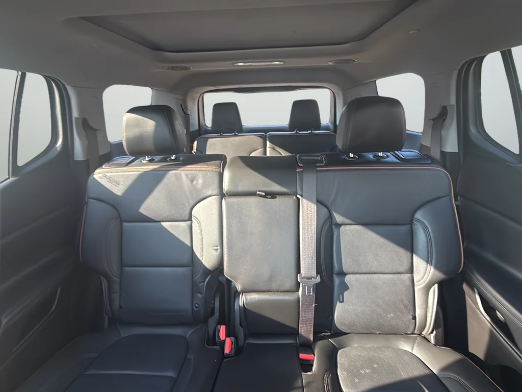 Used 2023 White GMC AT4 image 28