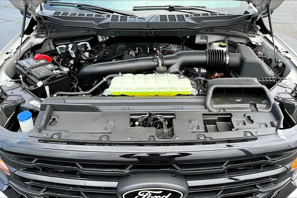 New 2026 Avalanche Ford XLT image 12