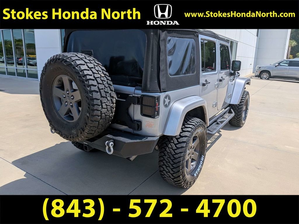 Used 2016 Silver Jeep Unlimited Sport S image 3