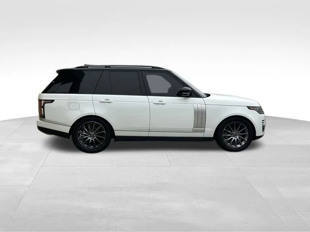 Used 2018 White Land Rover HSE image 8