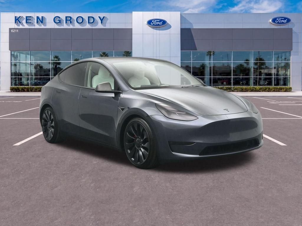 2022 Tesla Model Y Performance Dual Motor All-Wheel Drive's photo