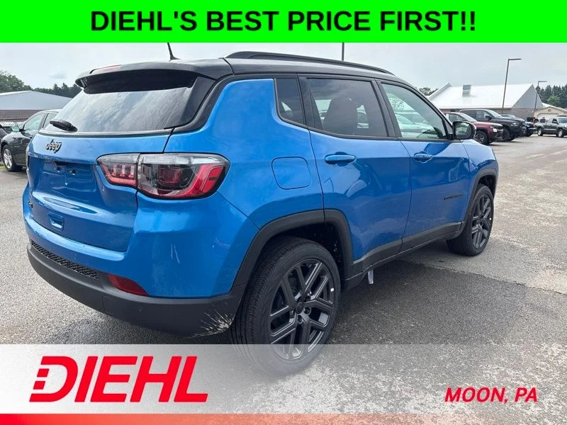 New 2026 Hydro Blue Pearl-Coat Exterior Paint Jeep Limited image 3