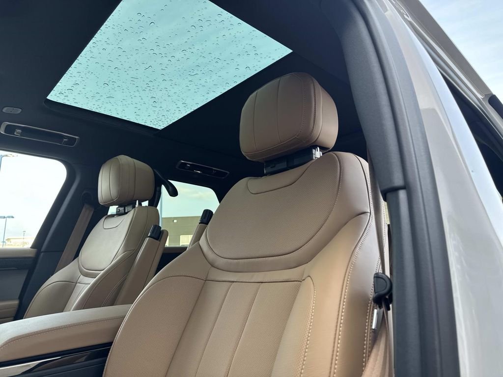 New 2026 Borasco Grey Land Rover SE image 22