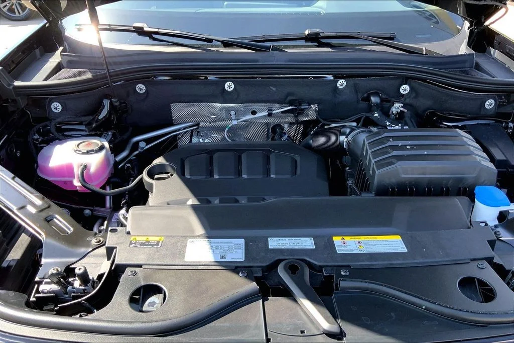 New 2026 Deep Black Pearl Volkswagen SE w/Technology image 12