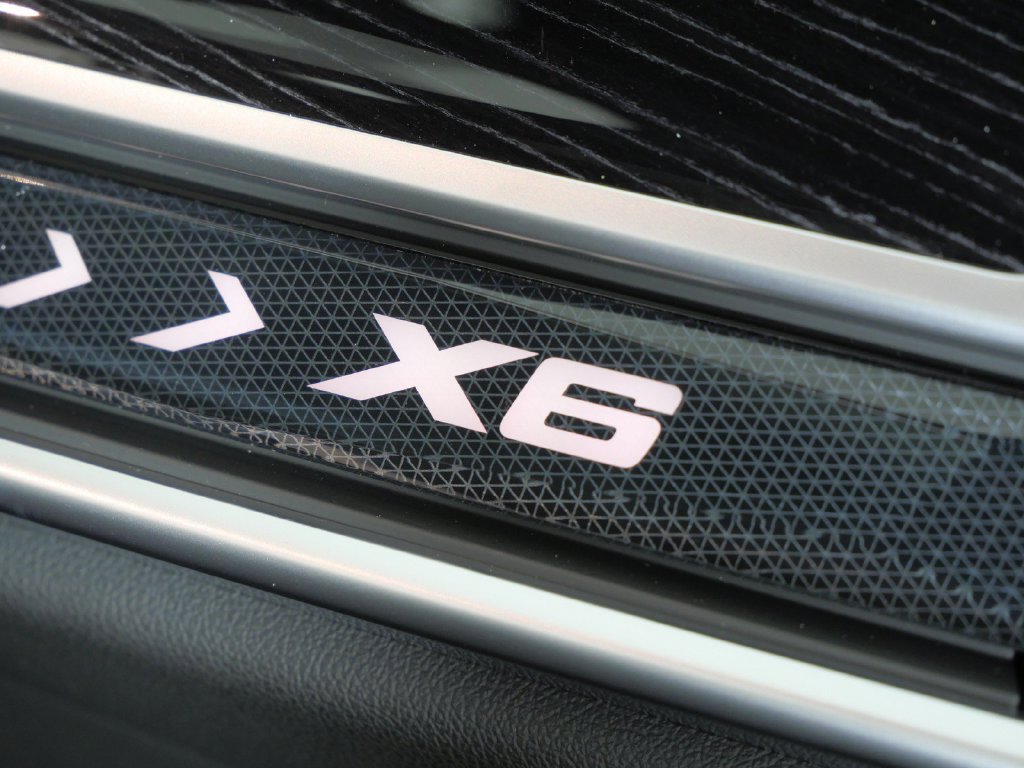 New 2027 Black Sapphire Metallic BMW xDrive40i image 24