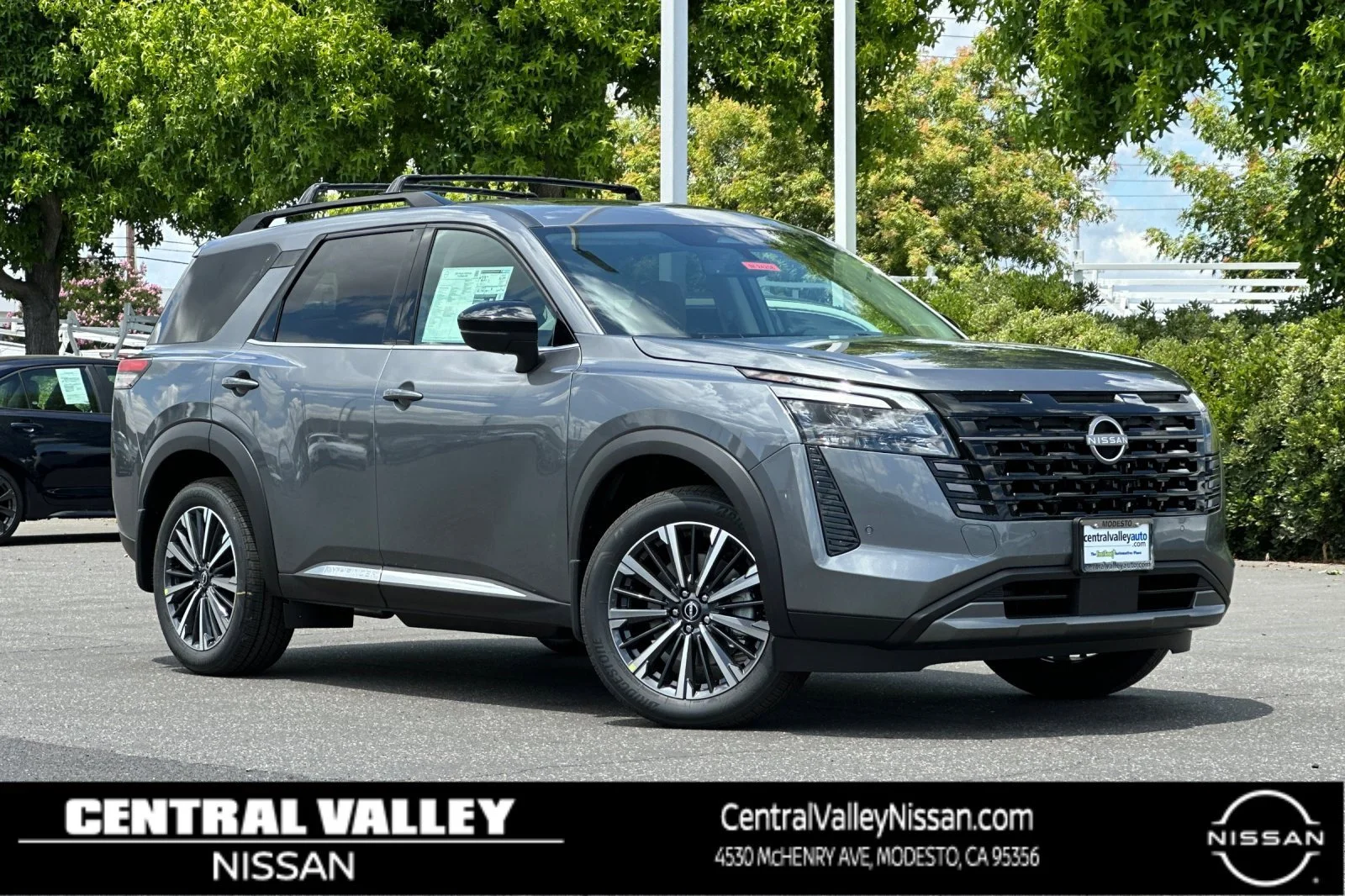 2026 Nissan Pathfinder Platinum 2WD's photo