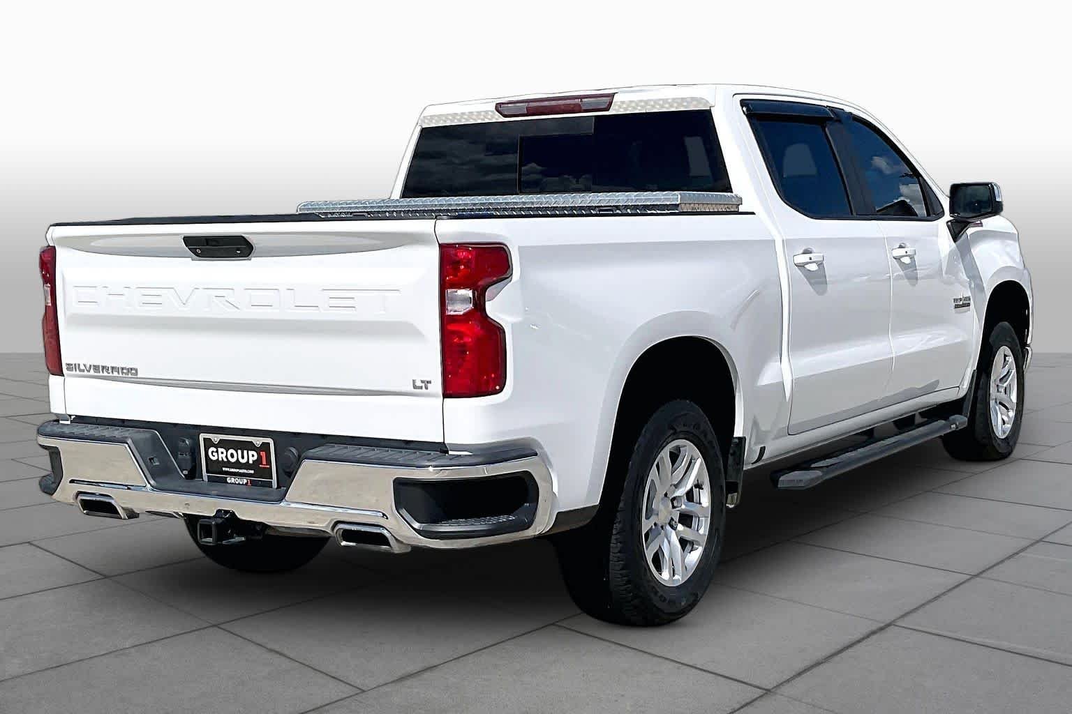 Used 2019 Summit White Chevrolet LT image 13
