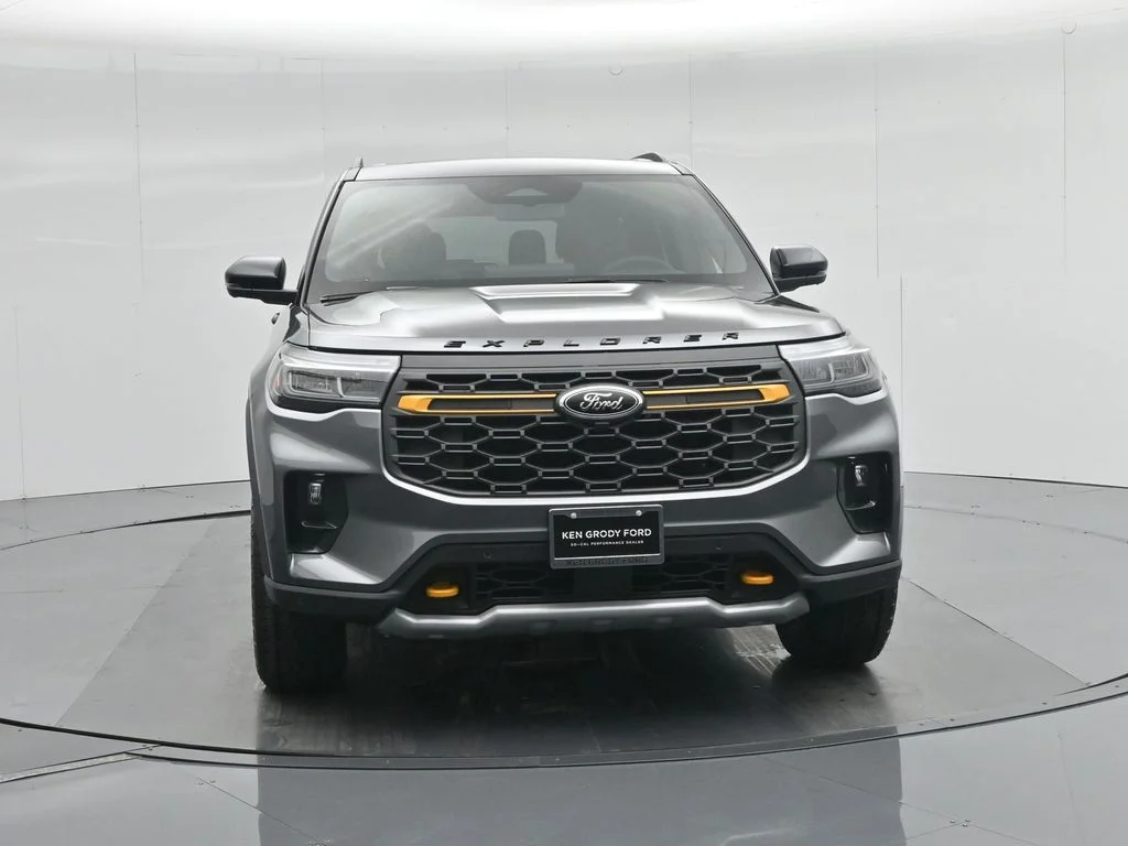 New 2026 Carbonized Gray Metallic Ford Tremor image 61
