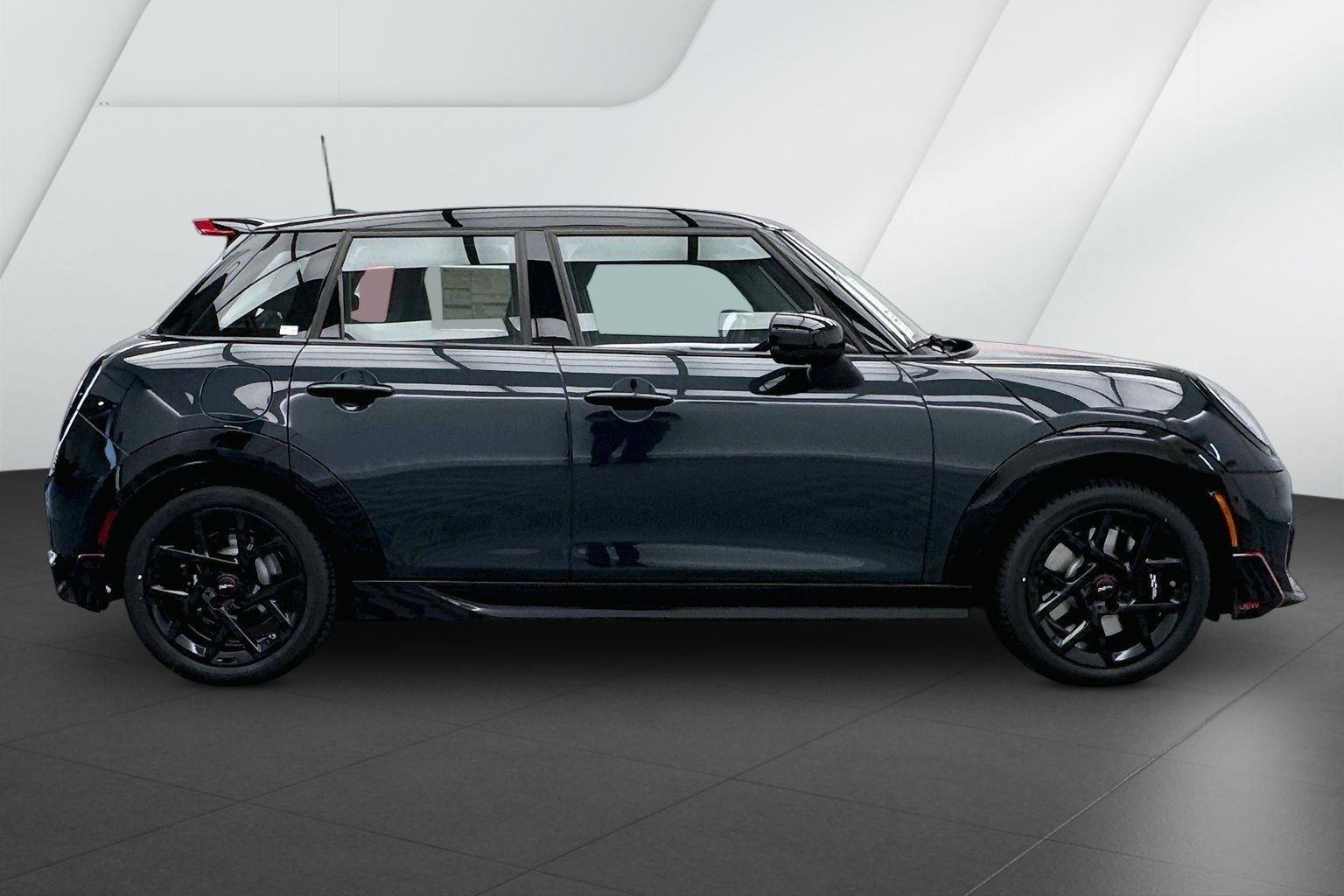 New 2026 Black Roof and Mirror Caps MINI Cooper S image 4
