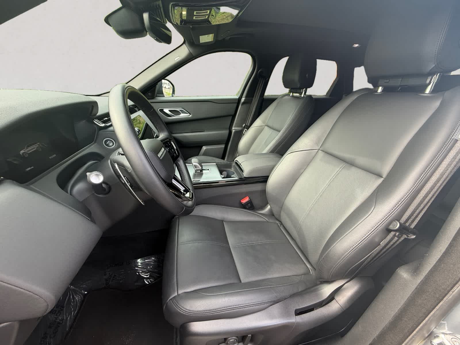 Certified Used 2026 Zadar Grey Premium Metallic Land Rover S image 9