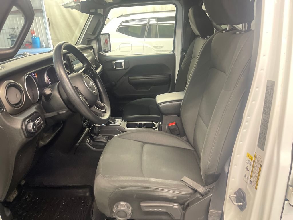 Used 2018 White Jeep Unlimited Sport image 14