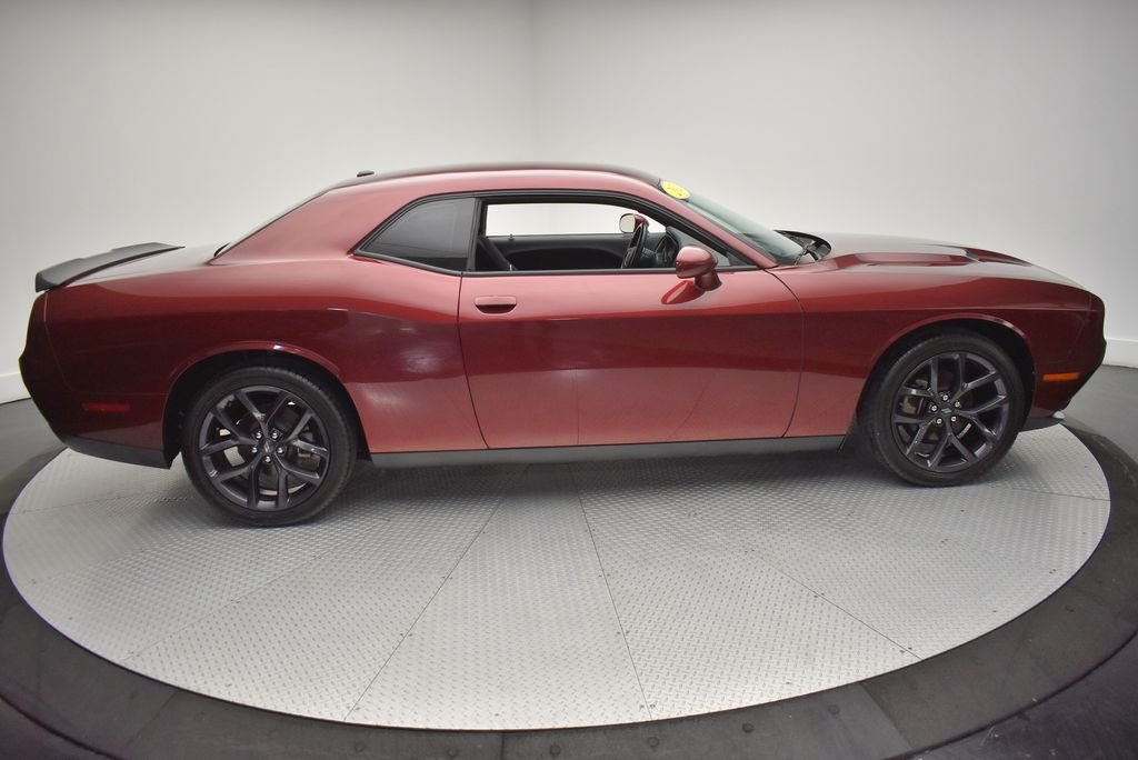 Used 2021 Red Dodge SXT image 4