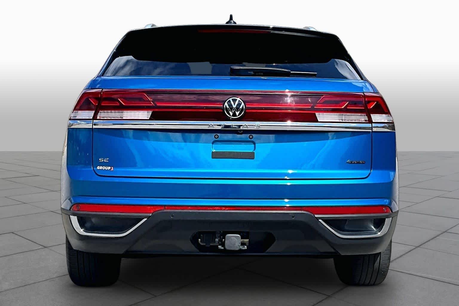 Used 2024 Kingfisher Blue Metallic Volkswagen 2.0T SE w/Technology image 5