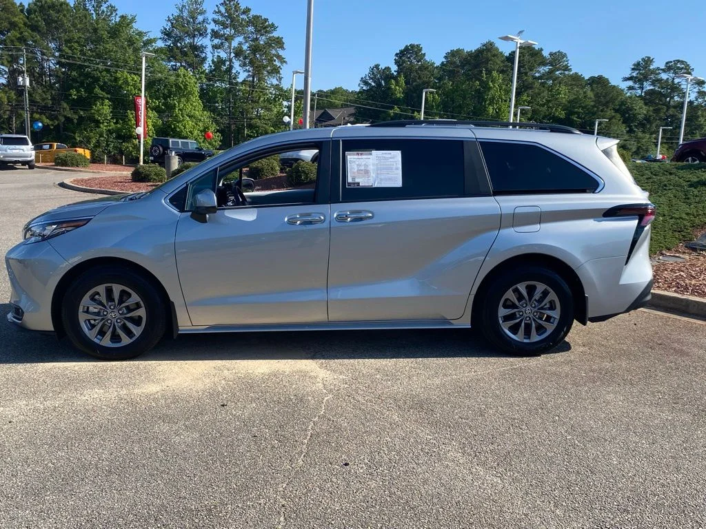 Used 2025 Silver Toyota XLE image 4