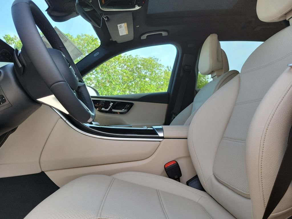 New 2026 Verde Silver Metallic Mercedes-Benz GLC 300 image 21