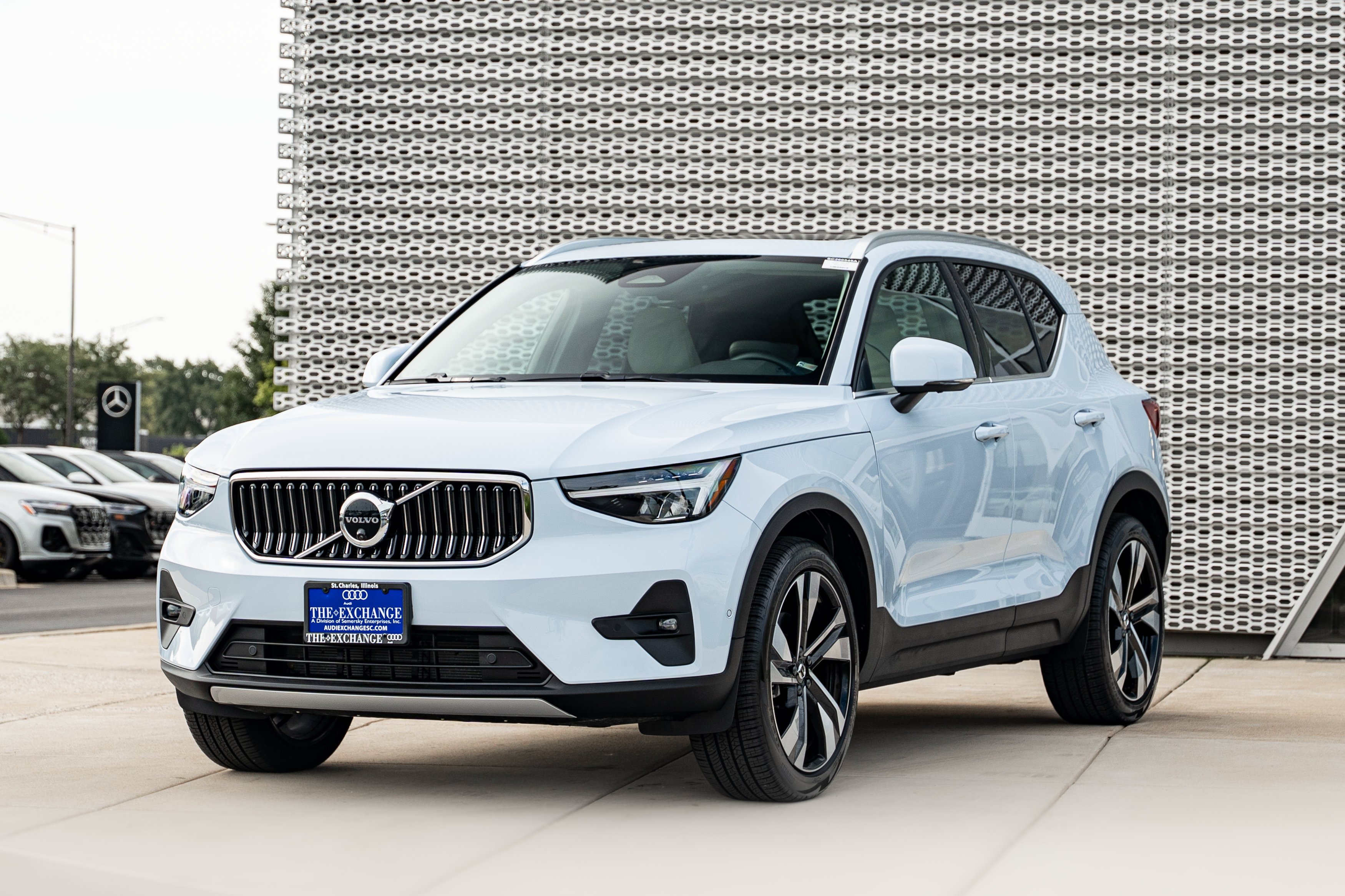 Used 2024 Cloud Blue Volvo Plus Bright Theme image 7