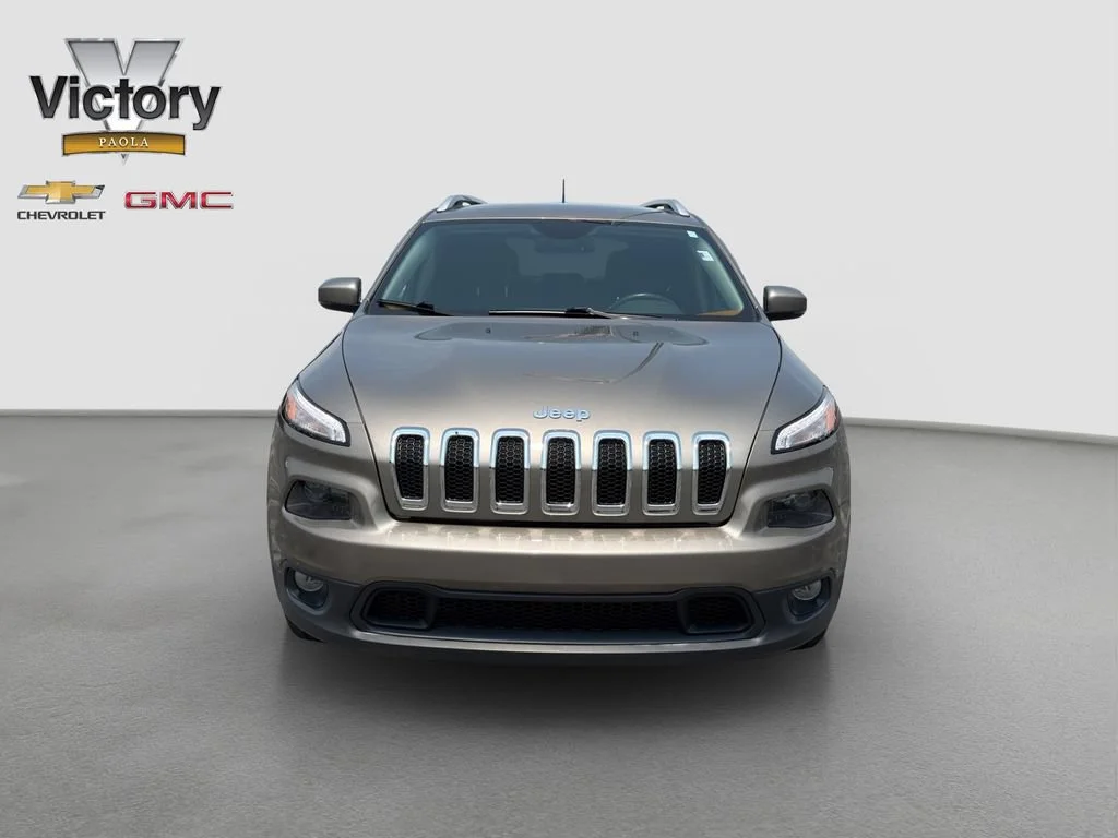 Used 2016 Jeep Cherokee Latitude with VIN 1C4PJMCS3GW243986 for sale in Kansas City