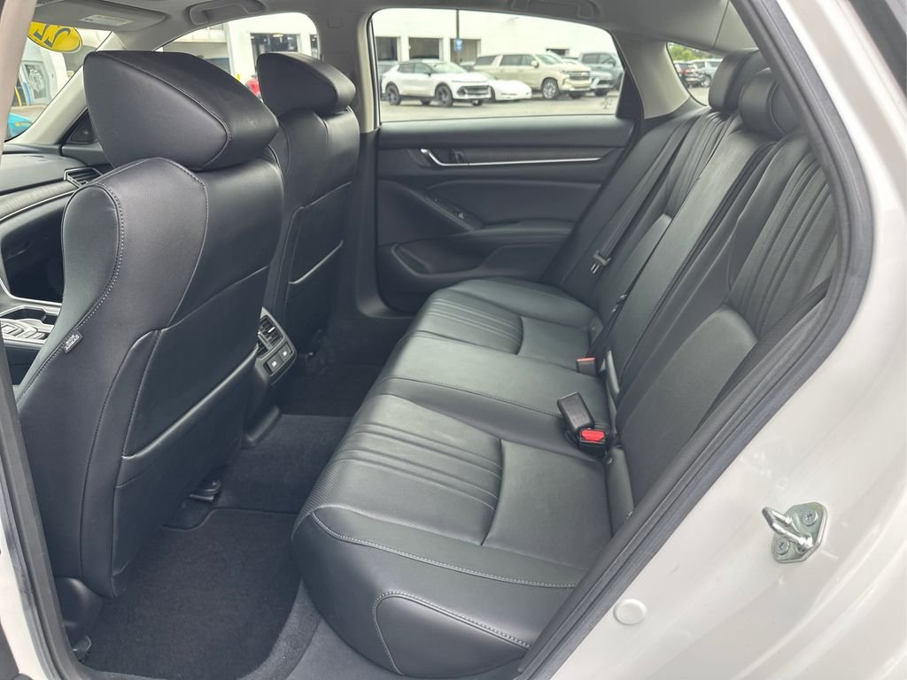 Used 2022 White Honda Touring image 17