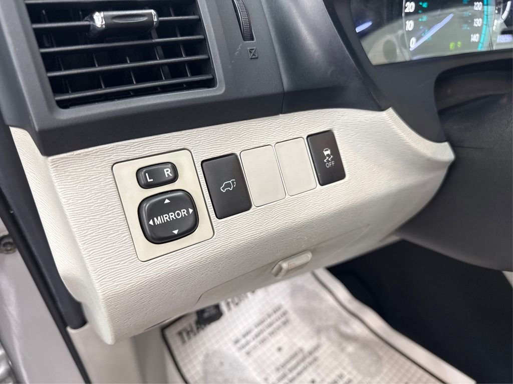 Used 2012 Silver Toyota Limited image 37