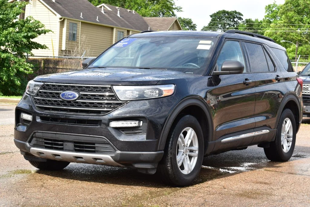 2024 Ford Explorer XLT 4WD's photo