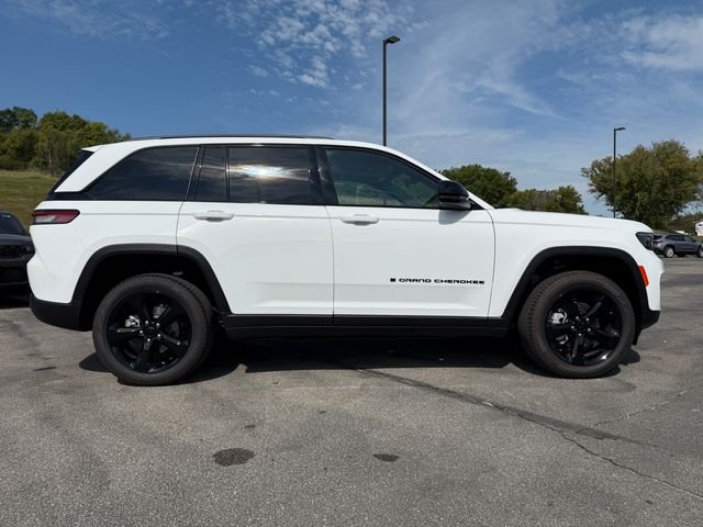 2025 Jeep Grand Cherokee Limited photo 4