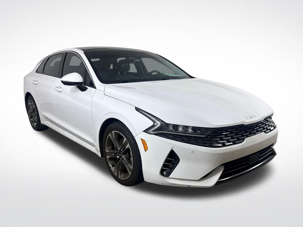 Used 2022 White Kia EX image 1