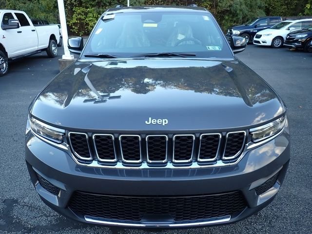 New 2025 Baltic Gray Metallic Clear-Coat Exterior Paint Jeep Laredo X image 10