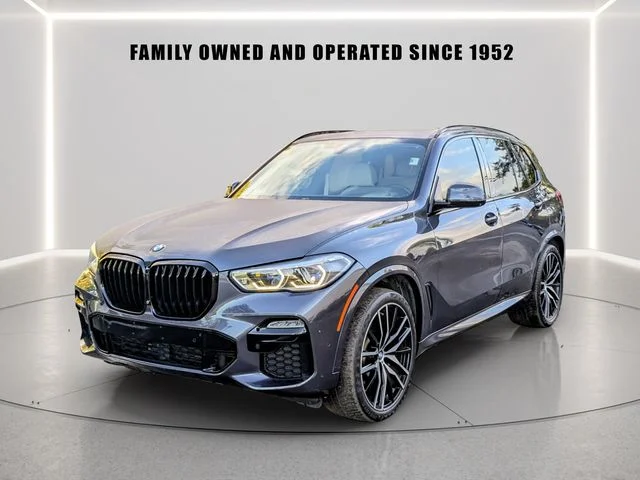 Used 2020 Gray BMW sDrive40i image 2