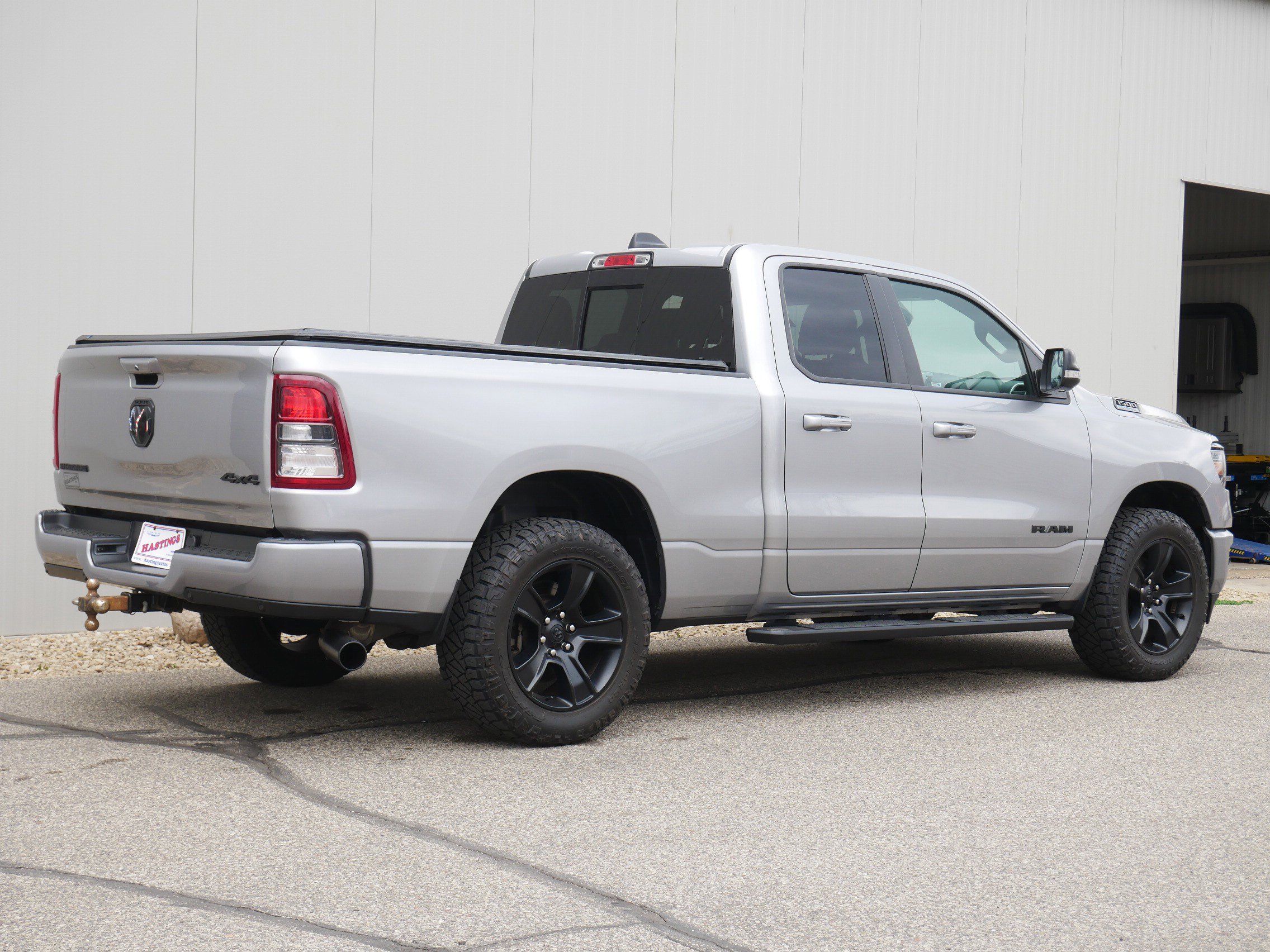 Certified Used 2022 Billet Silver Metallic Clearcoat Ram Big Horn image 5