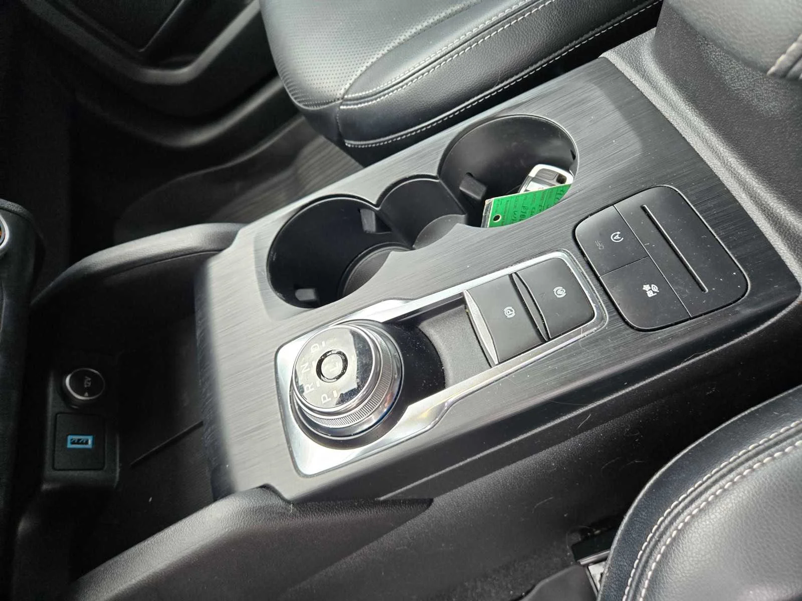 Used 2020  Ford SEL image 17