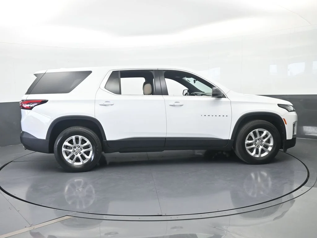 Used 2022 Summit White Chevrolet LS image 7