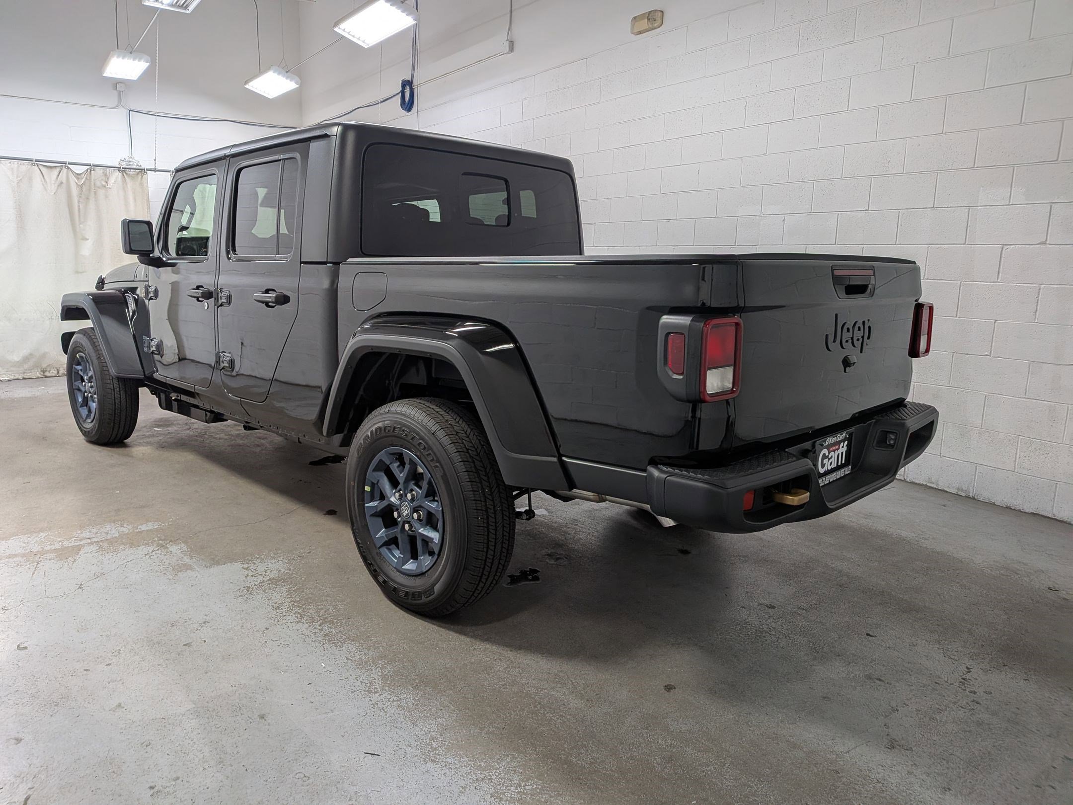 New 2026 Black Clear-Coat Exterior Paint Jeep 85th Anniversary Edition image 7