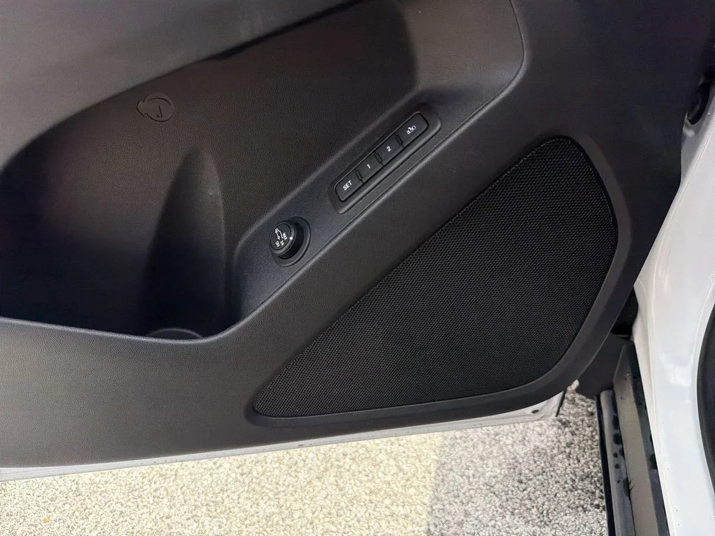 Used 2020 White Chevrolet LT image 23