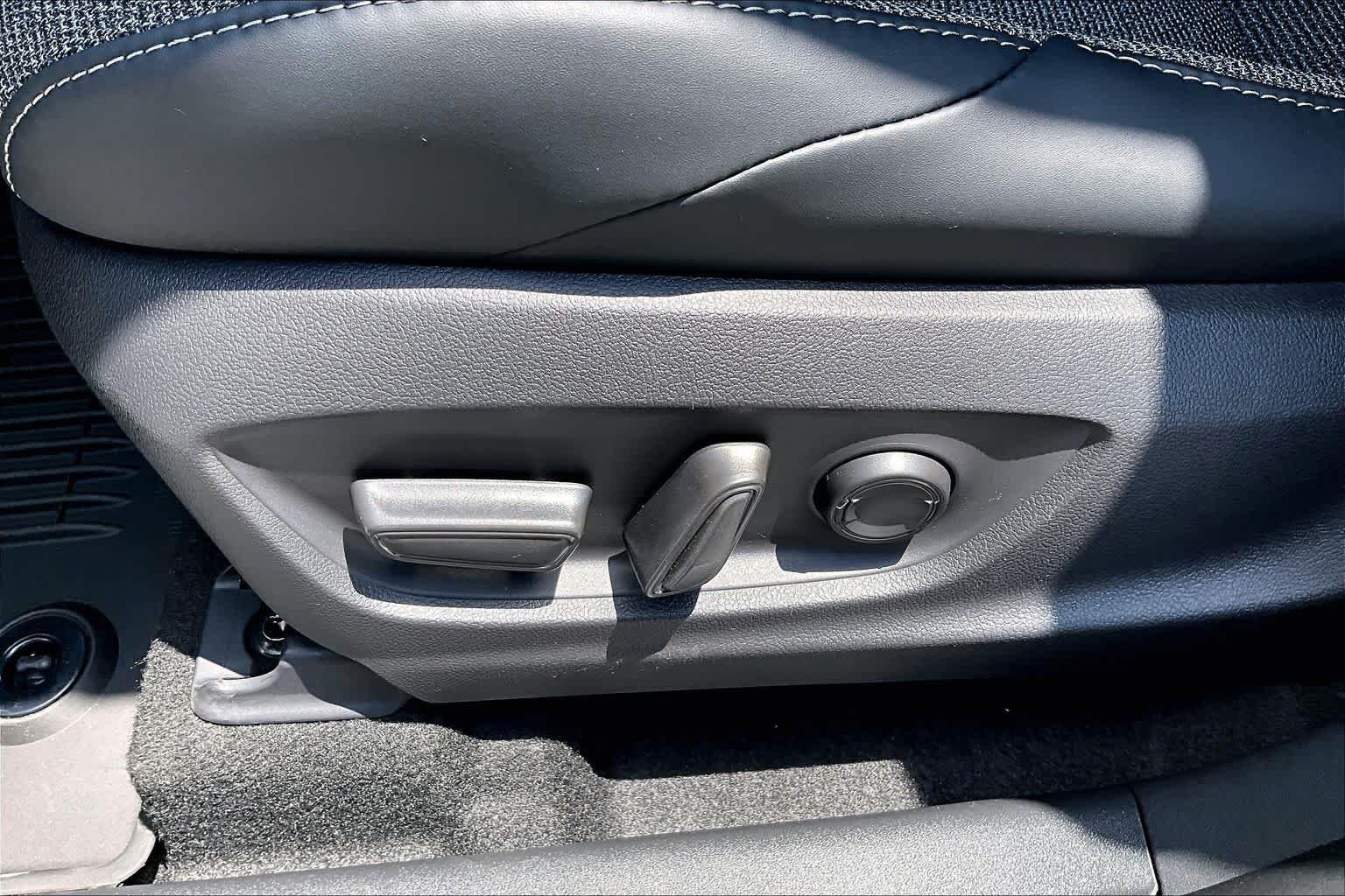 New 2026 Wind Chill Pearl Toyota XLE image 13