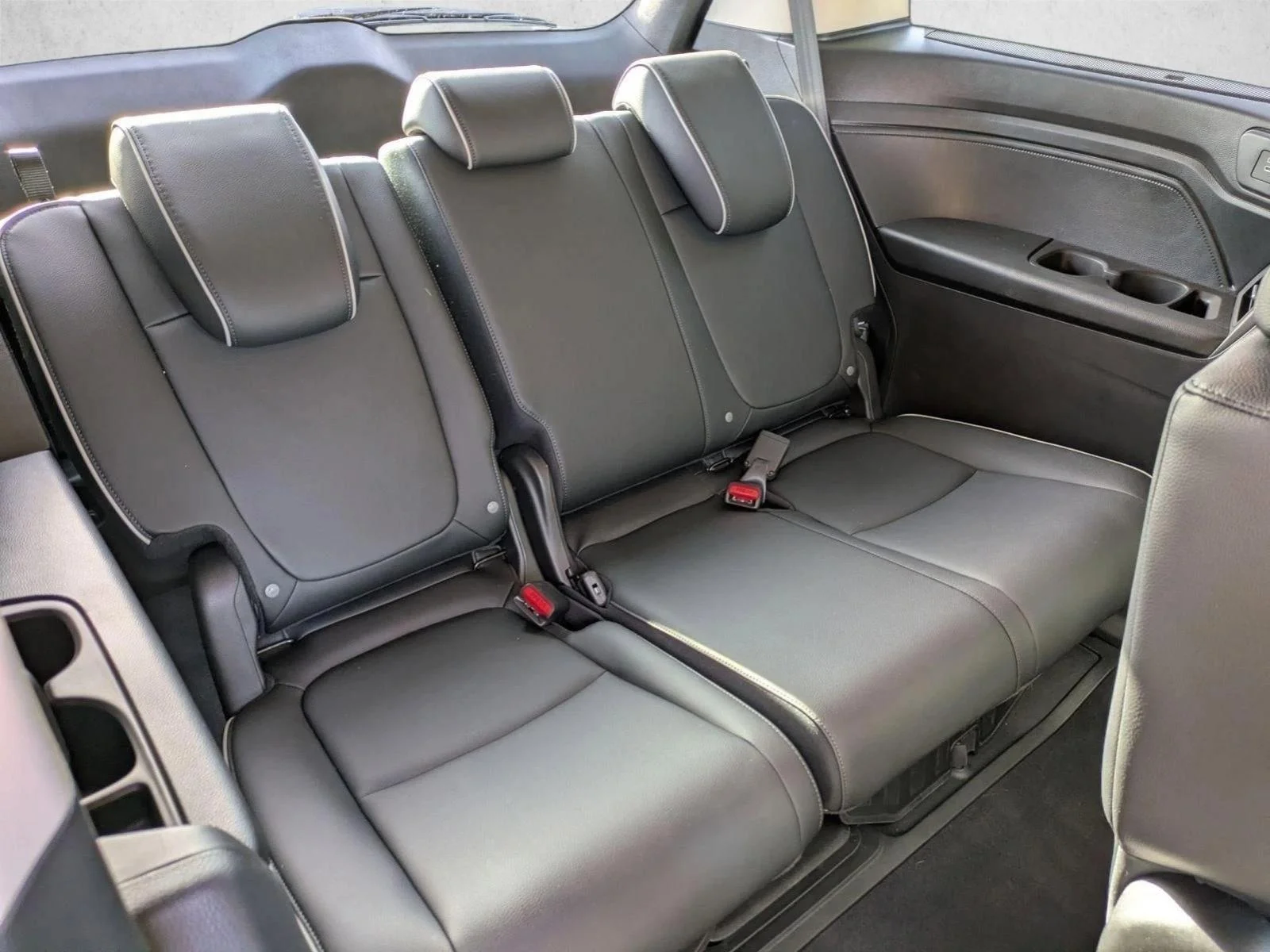 Used 2025 Crystal Black Pear Honda Touring image 21