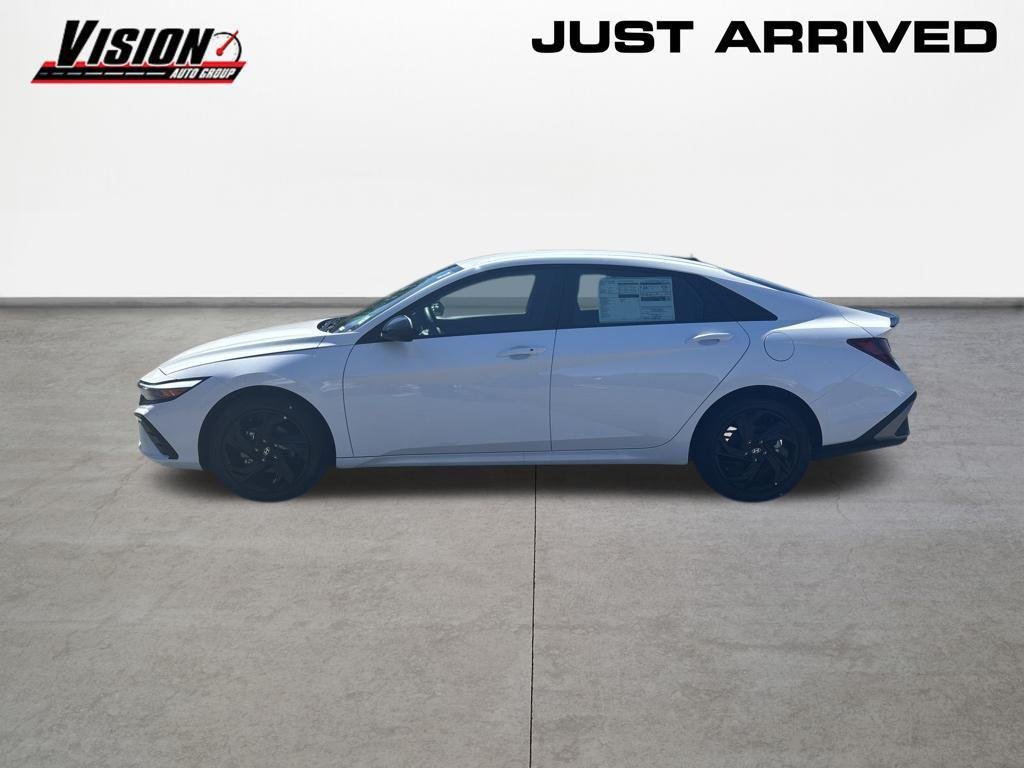 New 2026 White Hyundai SEL Sport image 3