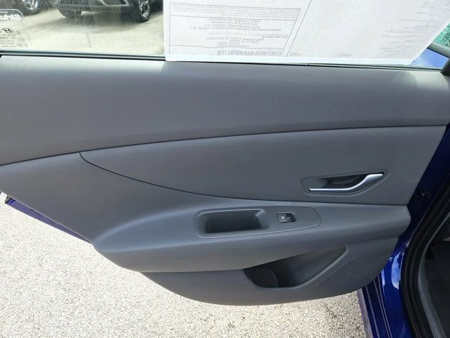 2025 Hyundai Elantra Blue - Photo 12