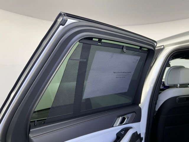 New 2026 White BMW sDrive40i image 40