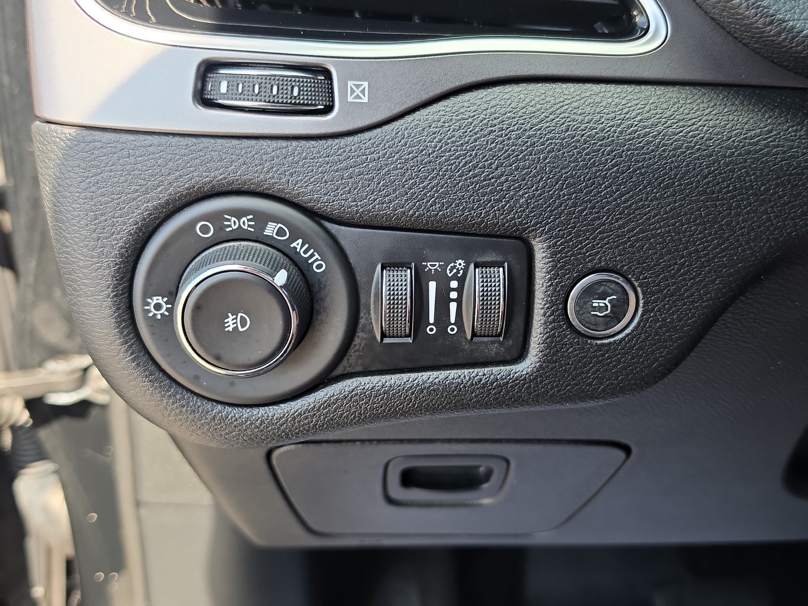 Used 2019 Black Jeep Limited image 20