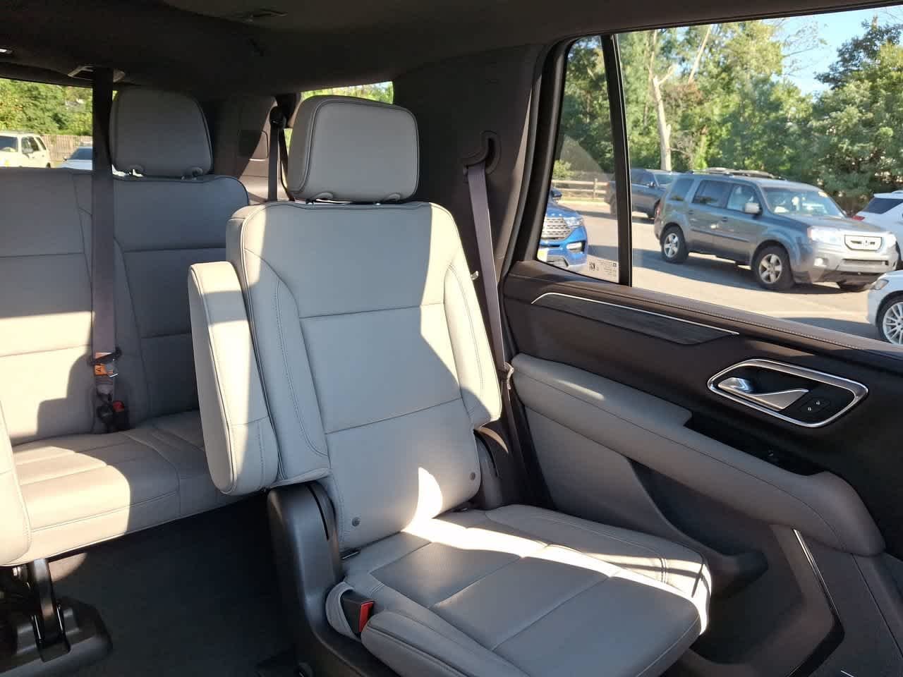 Used 2022 Pearl Beige Metallic GMC SLT image 14