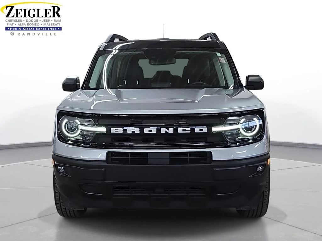 Used 2022 Silver Ford Outer Banks image 2