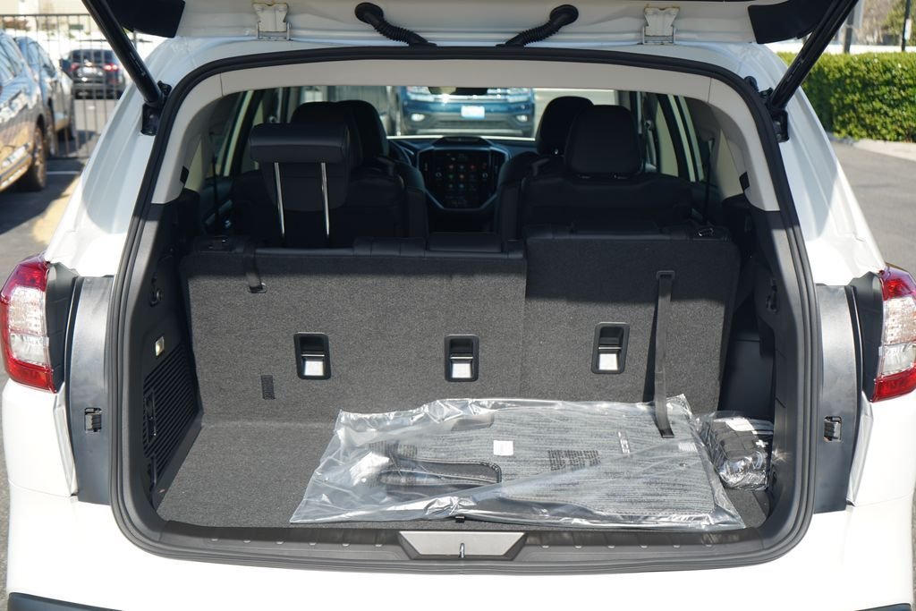 New 2026 CRYSTAL WHITE PEARL Subaru Limited 7-Passenger image 12