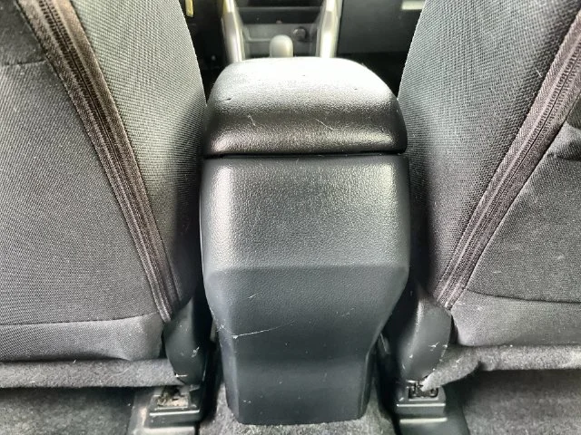 Used 2018 Silver Subaru 2.5i Premium image 24