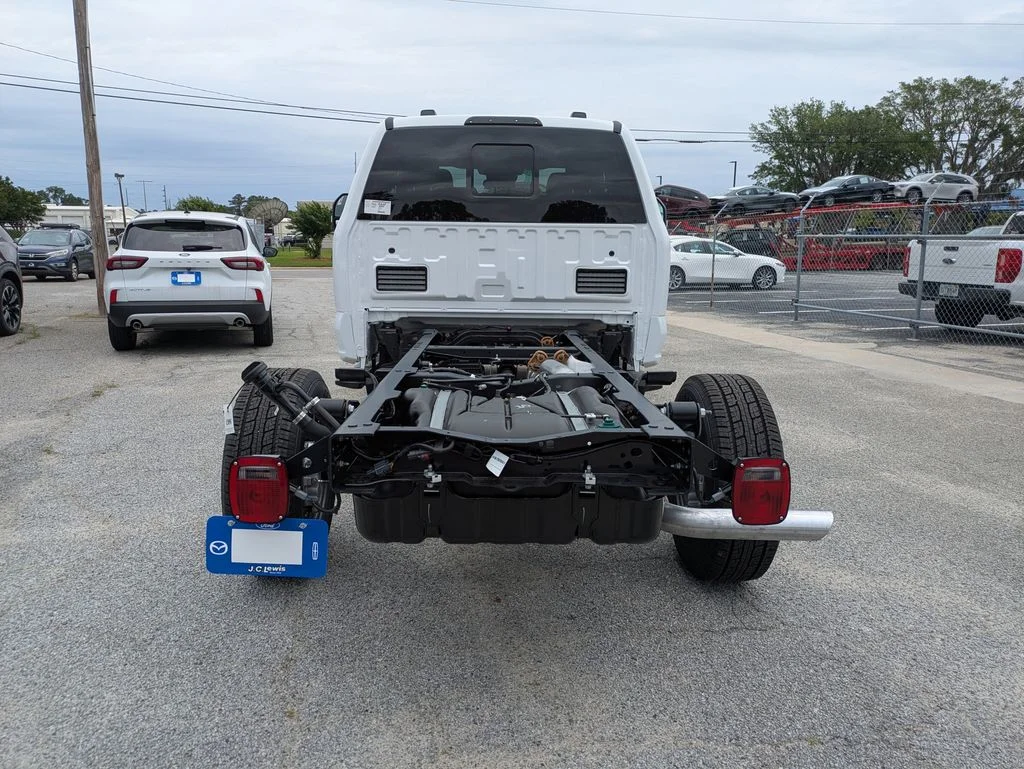 New 2026 Oxford White Ford XL image 5