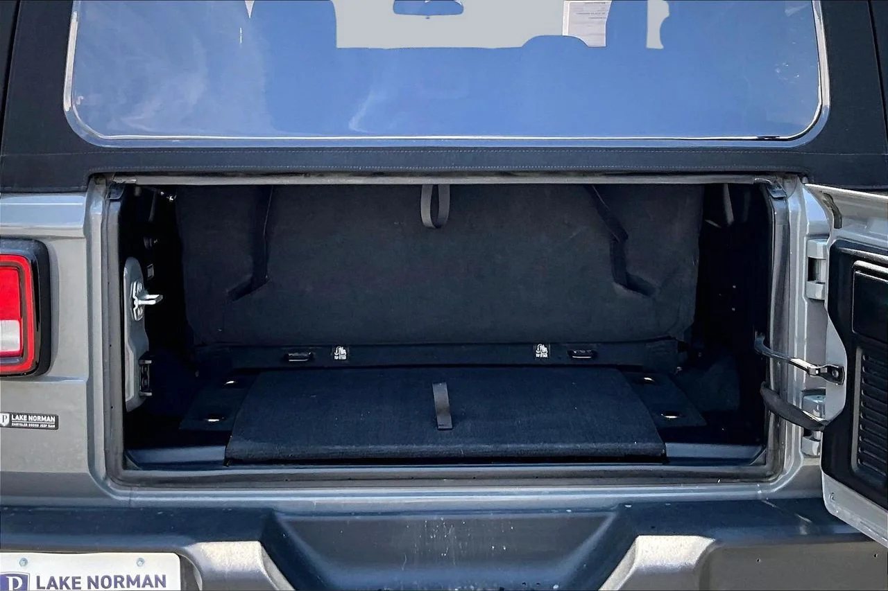 Used 2021 Gray Jeep Sport S image 23