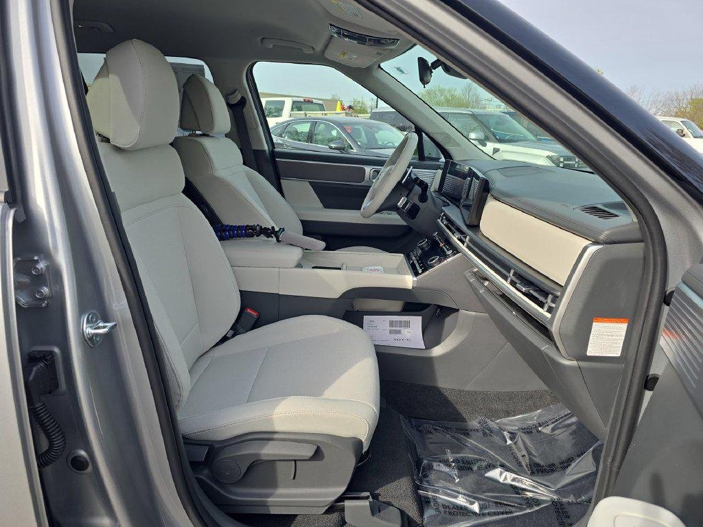 New 2026 Silver Hyundai SE image 24